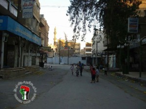 piazza Abo Hashish, "il più bel campo di calcio al mondo" (foto Yarmouk Camp News)