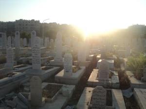 Il cimitero del campo la mattina di Eid - fonte Facebook locale
