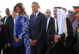 Il presidente Barack Obama accolto dal re Salman Abdel-Aziz