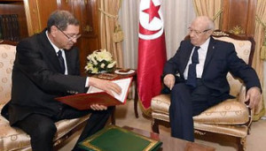 Il primo ministro Habib Essid assieme al presidente Beji Caid Essebsi