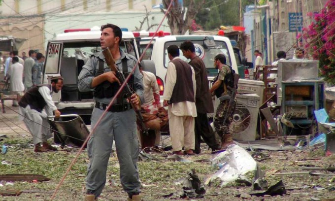 attentato consolato pakistan in Afghanistan